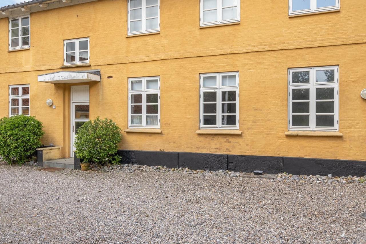 Hotel Apartment With A Lake View - 2 Room Apartment Krusa Exterior photo